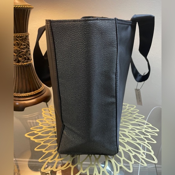 Coach - Picture 11 of 13